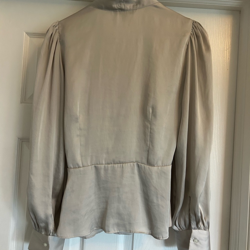 Banana Republic Silver Wrap Long Sleeve Blouse with flare at bottom - Picture 3 of 10